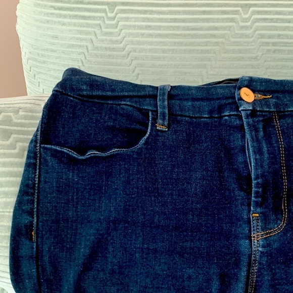 J Brand Women’s Jeans (Night Shadow) Dark Indigo Wash. Cuffed. Size 29 - Picture 2 of 12